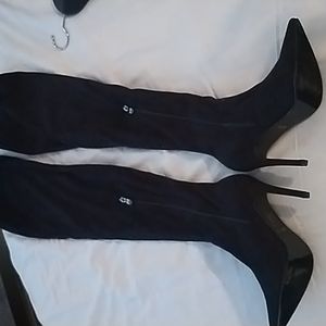 Cape Robbin Size 9. Black Stretch